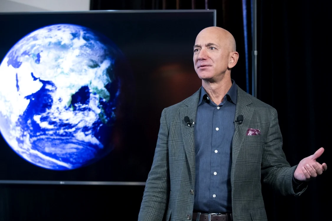 Jeff Bezos s-a retras din funcţia de CEO al Amazon FOTO EPA-EFE
