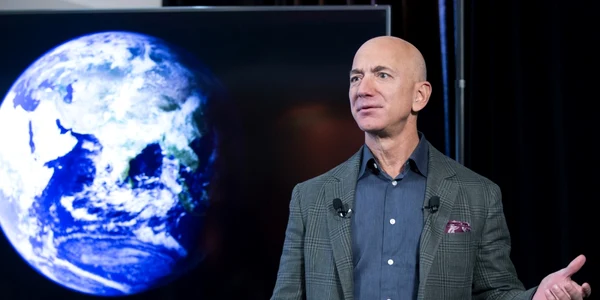 Jeff Bezos s-a retras din funcţia de CEO al Amazon FOTO EPA-EFE