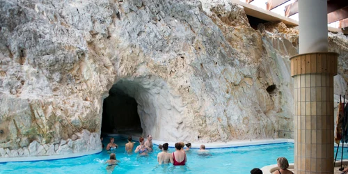  Băi de peşteră din Ungaria - Miskolc FOTO Shutterstock 