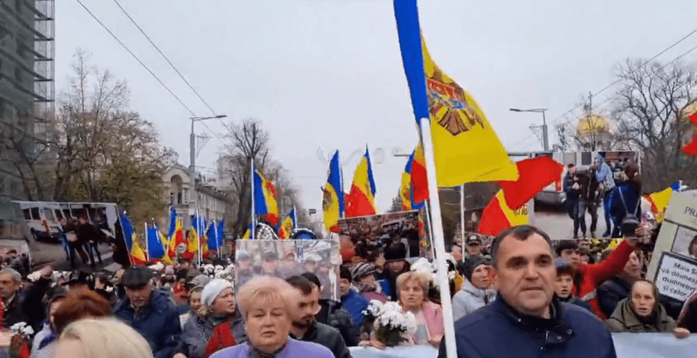 Un nou protest antiguvernamental a avut loc duminică la Chişinău, autorităţile denunţând tentative de destabilizare - VIDEO