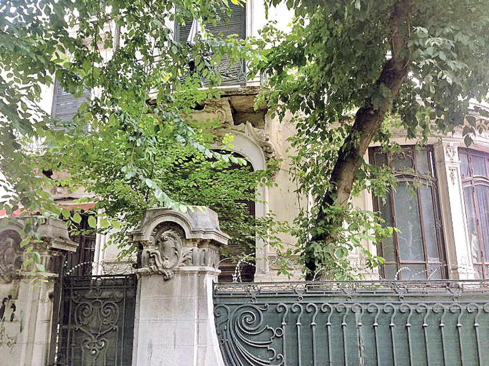 În această vilă-monument din Capitală locuiește familia Voicu