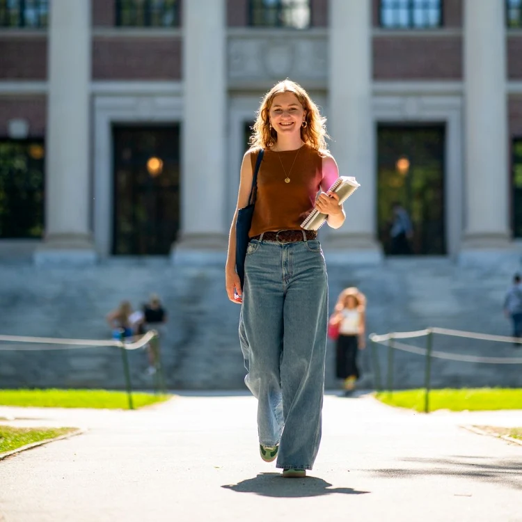 Prințesa Elisabeta a Belgiei face masterul la Harvard, Instagram (1) (1) jpg