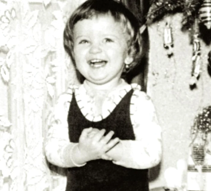 Când era mică,  era toată numai  un zâmbet...