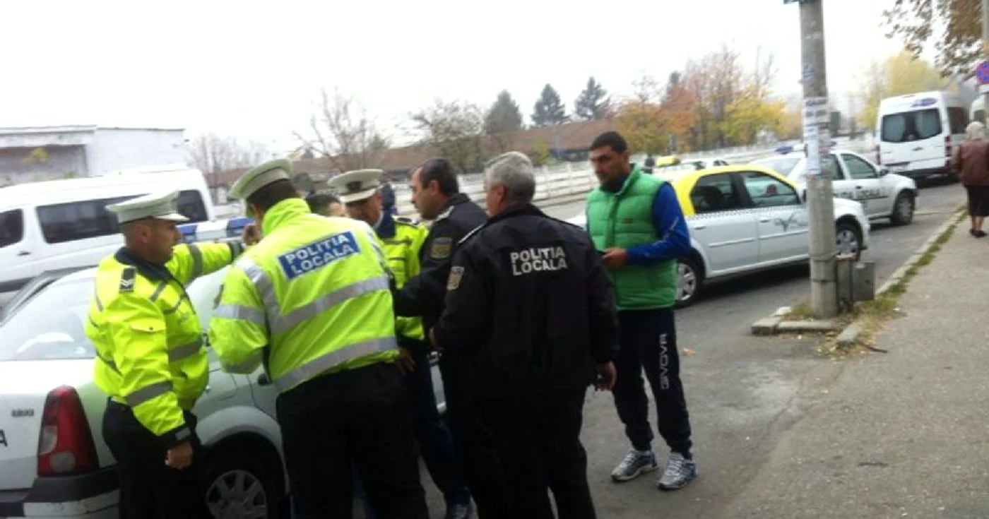 Pentru aducerea bărvbatului la sediul Poliţiei Locale a mai fost nevoie de un echipaj