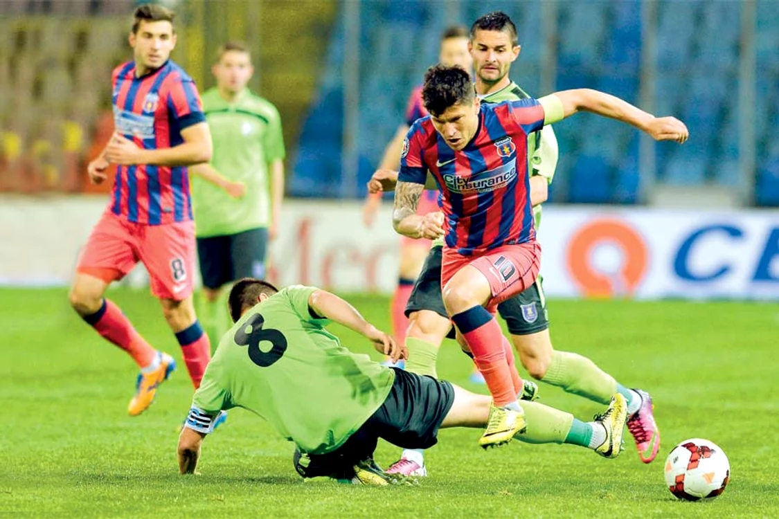 Costel Gâlcă încă nu ştie ce jucători va antrena la Steaua, majoritatea, inclusiv Tănase, având oferte din străinătate (FOTOGRAFII: Mediafaxf)