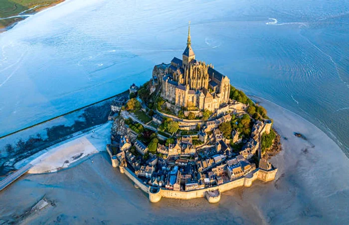 Mont Saint-Michel este una dintre cele mai frumoase destinații din lume