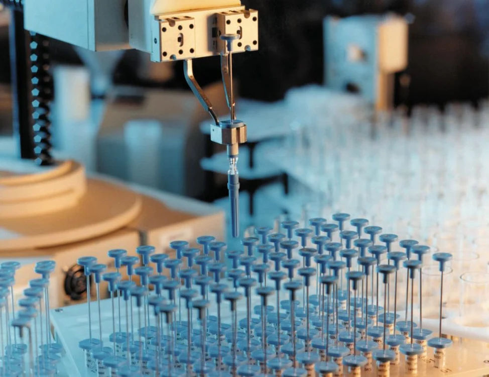 
    Vaccinul AstraZeneca se va folosi pentru persoanele din grupa de vârstă 18-55 de ani  