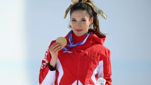 Eileen Gu, medalie de aur înecată în lacrimi de tristețe: „Tocmai am aflat că a murit”