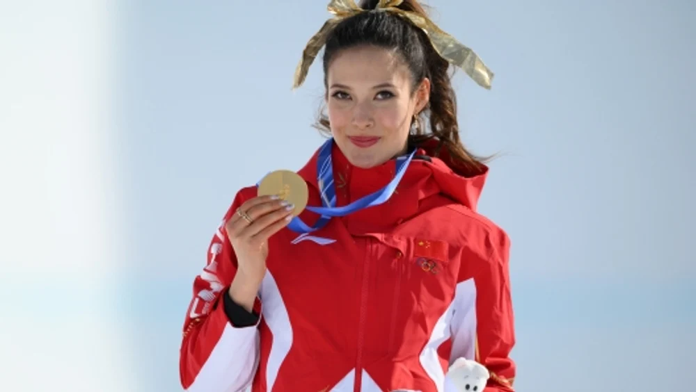 Eileen Gu, medalie de aur înecată în lacrimi de tristețe: „Tocmai am aflat că a murit”