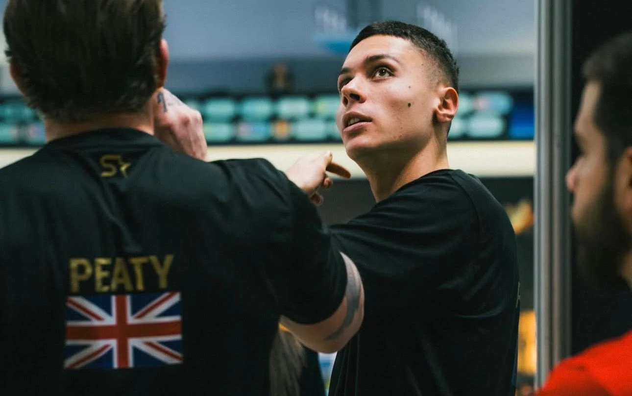 David Popovici, bun de plată! Campionul olimpic a pariat și a rămas dator peste noapte. „Nu a vrut și am insistat!”. Cui îi datorează bani