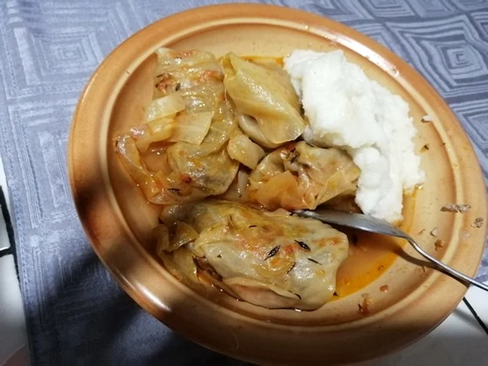 
    Dragoș și mama lui, în 2018,  când a devenit deputat  