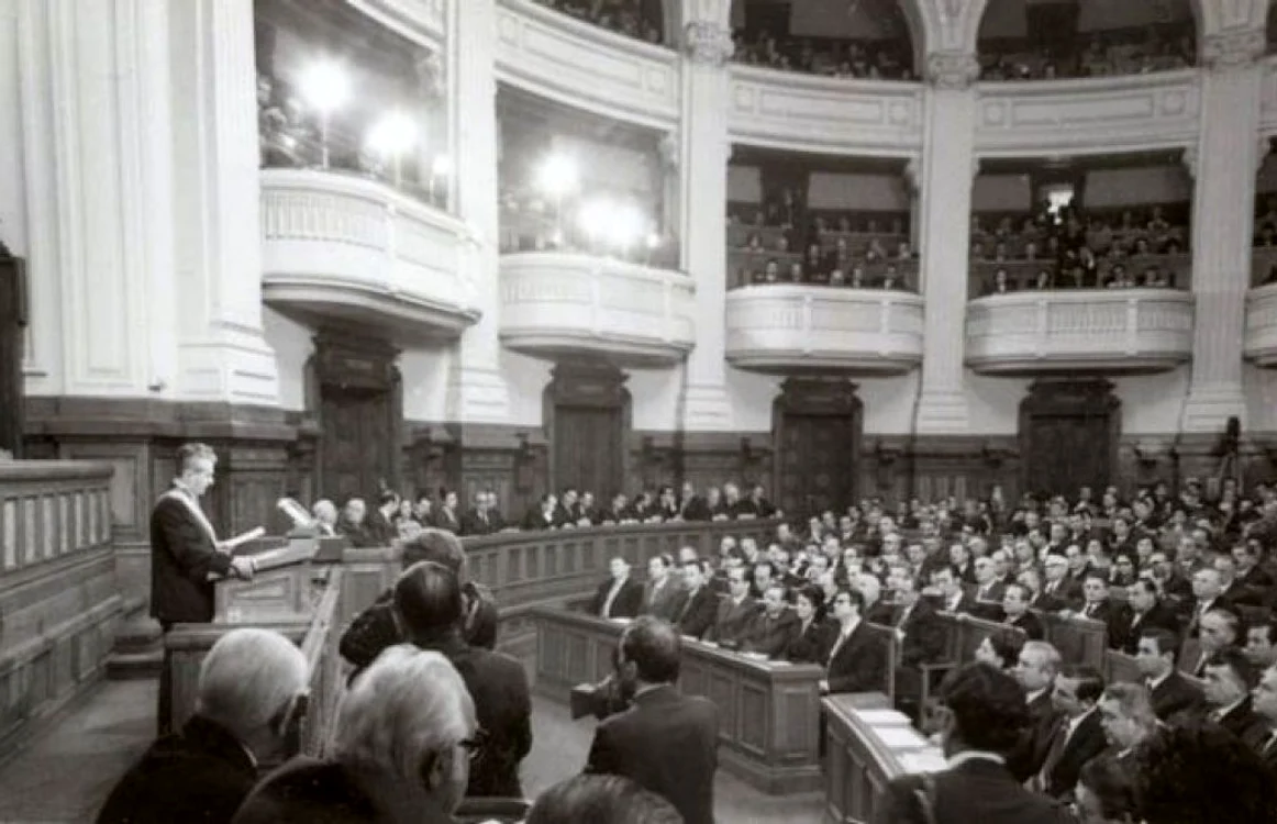 Nicolae Ceauşescu în timpul discursului din 29 aprilie 1974, imediat după ce a fost ales primul preşedinte al Republicii Socialiste România FOTO Fototeca online a comunismului românesc, Cota 3/1974