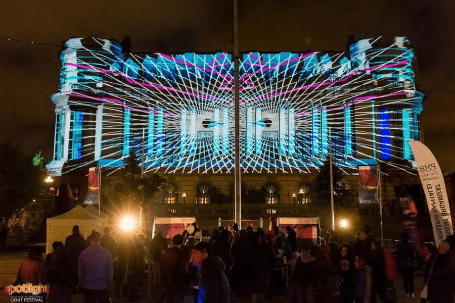 Spotlight începe vineri în Bucureşti. Spectacole de video mapping, proiecţii de lumină şi instalaţii multimedia