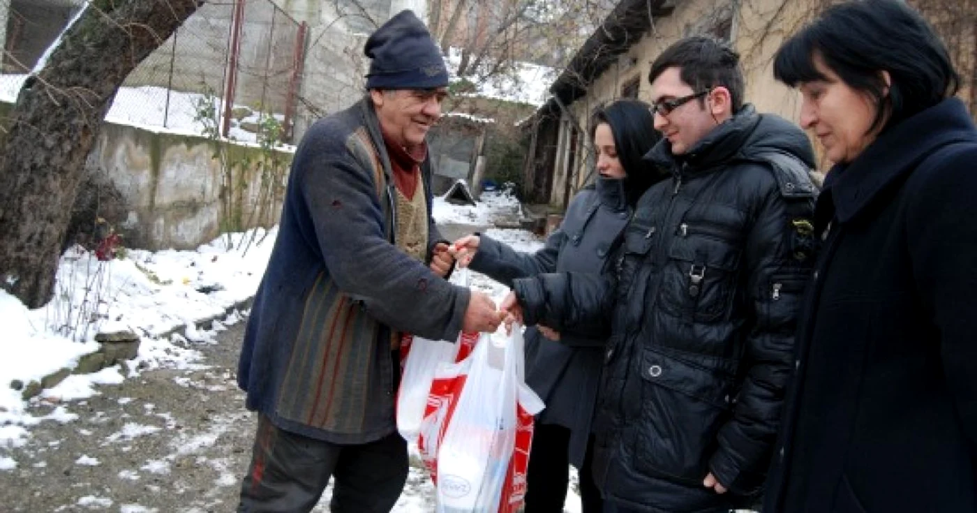 Gheorghe Tănăsescu s-a bucurat de cadourile ărimite de la elevi
