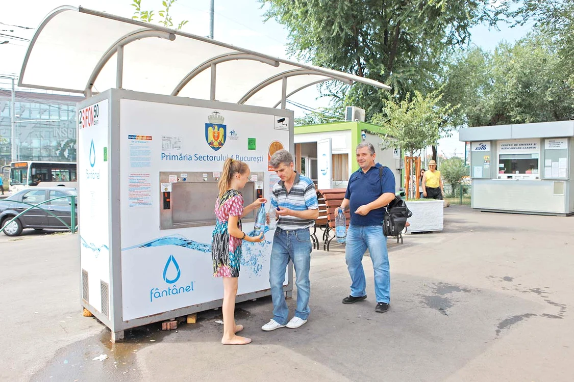 Bagi o monedă de 50 de bani şi primeşti sifon în 45 de secunde 