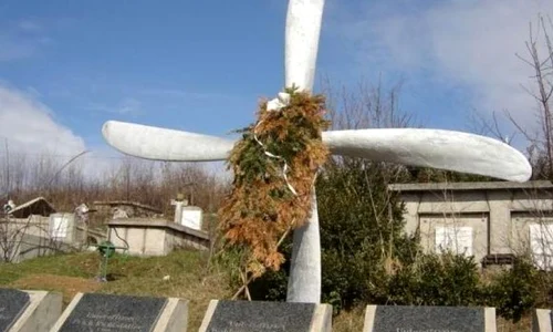 Monumentul eroilor germani din Primul Război Mondial din Reșița, vandalizat jpeg