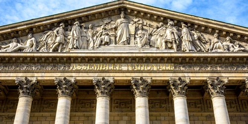 franta-parlament-shutterstock_1768912073