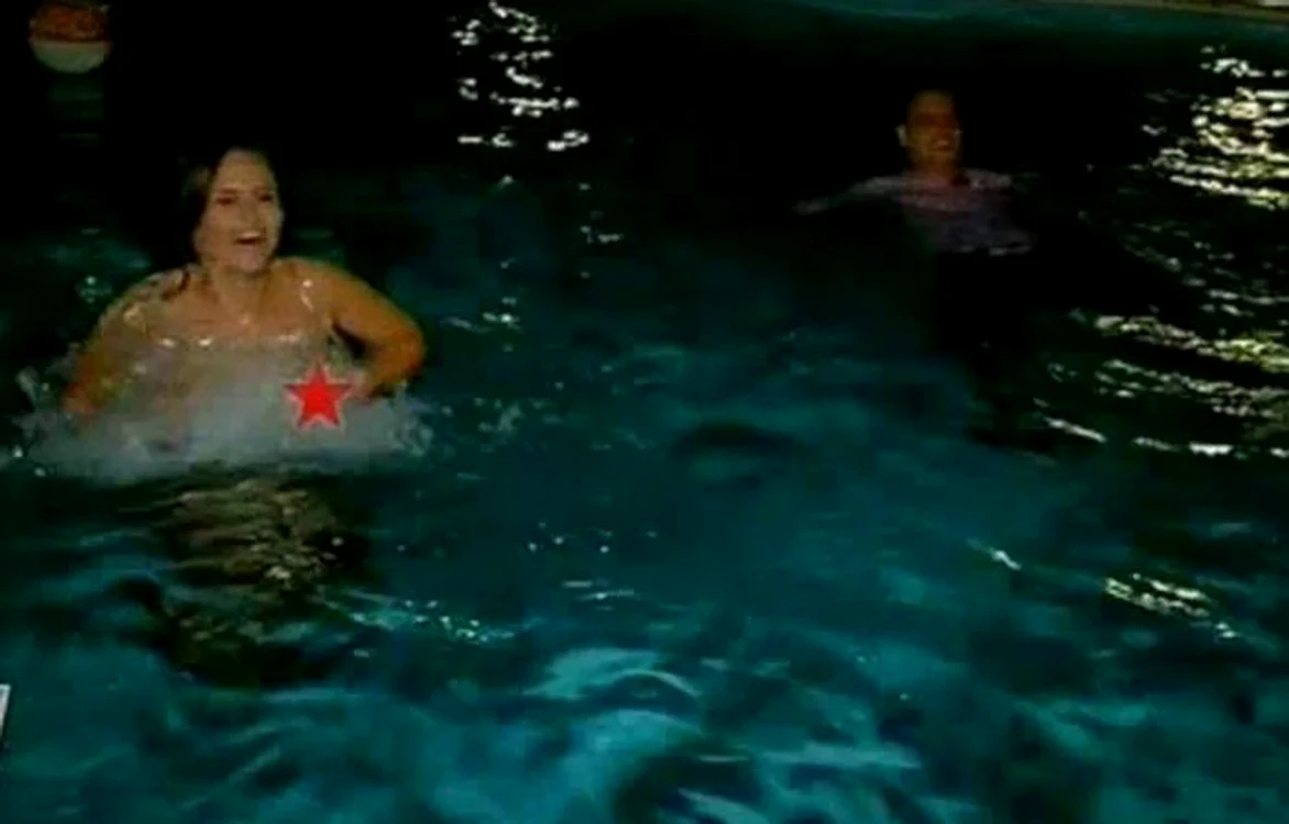 Cristina Şişcanu nu s-a ruşinat când rochia i-a lăsat sânii la vedere