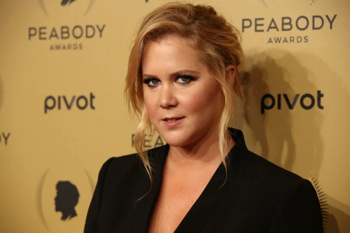 Amy Schumer a făcut istorie, devenind prima femeie care a reuşit să pătrundă în Topul 10 al celor mai bine plătiţi actori de comedie FOTO Guliver/Getty Images