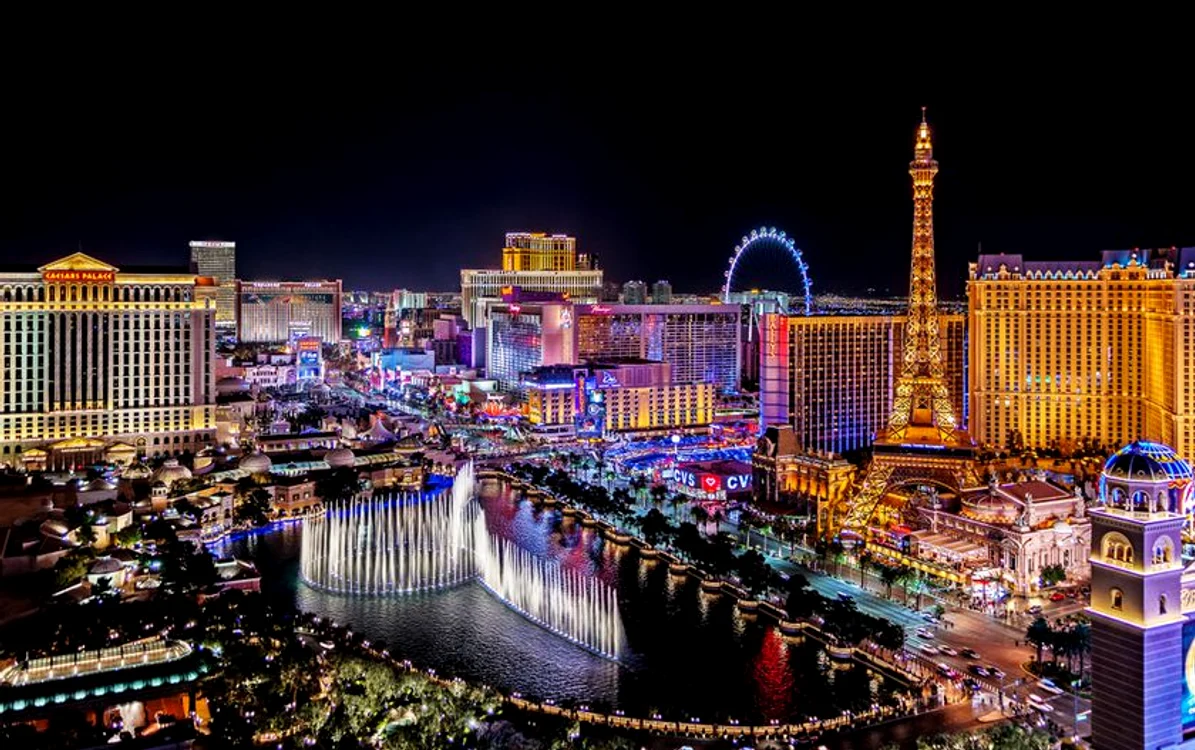 Construcţia şi dezvoltarea cazinourilor din Las Vegas a început în 1931 @shutterstockclickpentrufemei.ro
