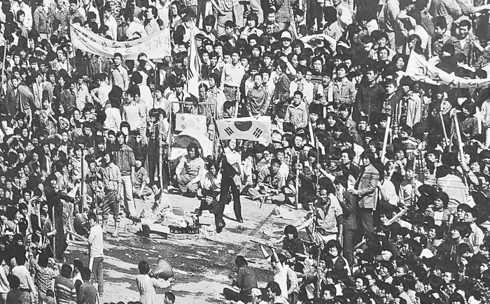 În 1980, oamenii din Gwangju s-au ridicat împotriva dictaturii militare a lui Chun Doo-hwan/ FOTO:X