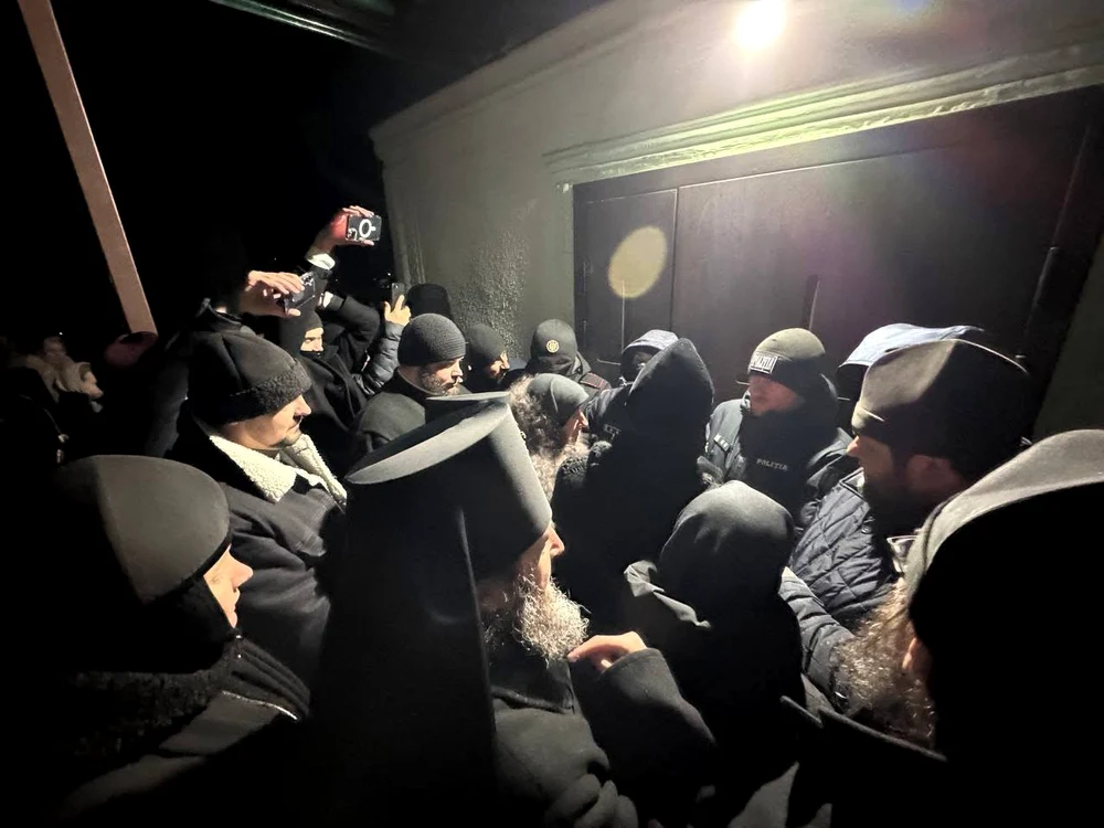 Scenele violente au avut loc marți seara. Foto: Facebook.com/ Episcopia de Ungheni și Nisporeni 