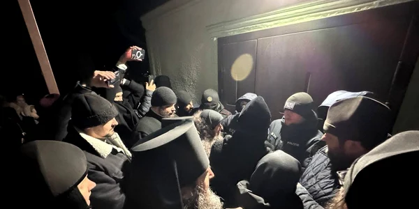 Scandal biserica FOTO Facebook com Episcopia de Ungheni și Nisporeni jpeg