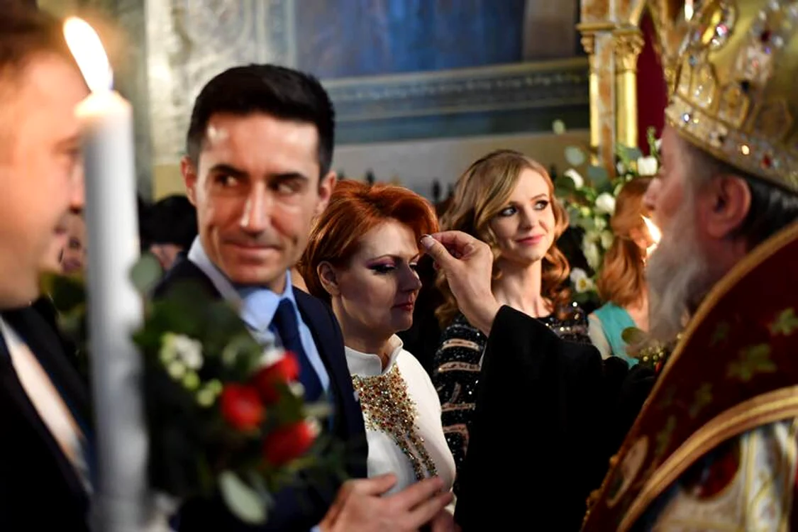 
    Lia Olguța Vasilescu și Claudiu Manda lasă petrecerea cea mare pentru 30 martieFoto: arhivă personală  