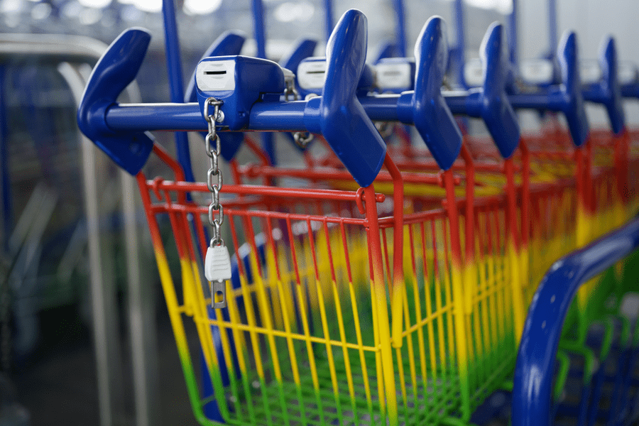 Bloomberg: 71% dintre europeni își reduc cheltuielile și cheltuiesc din economii din cauza inflației
