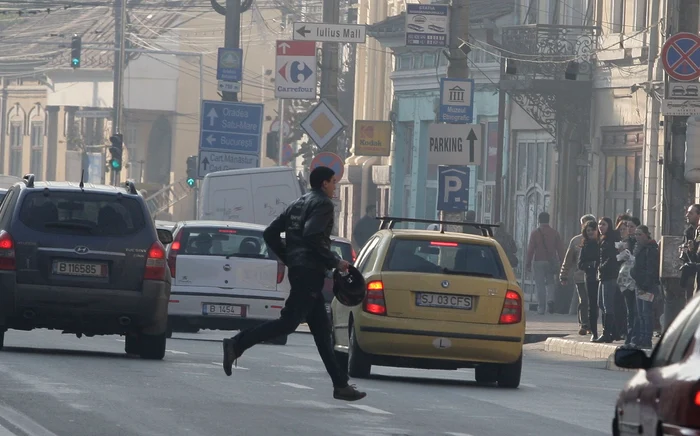 
    Cele mai multe accidente au loc din cauza pietonilor care traversează neregulamentar  