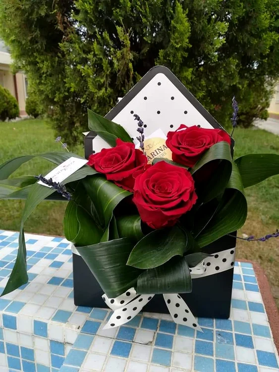 Trandafirii criogenaţi rezistă între 3 şi 25 de ani cu condiţia să fie feriţi de umeazeală, praf şi razele soareluiFoto: arhivă personală