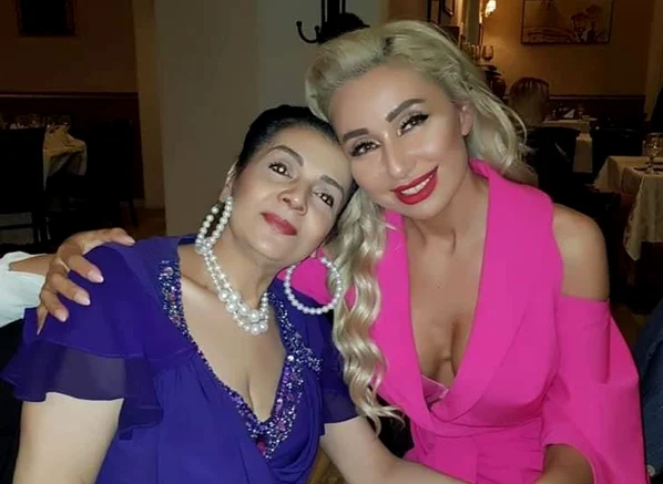 Cornelia Catanga a fost îmbrăcată pe scenă de Sonia Trifan Sursa: Instagram 