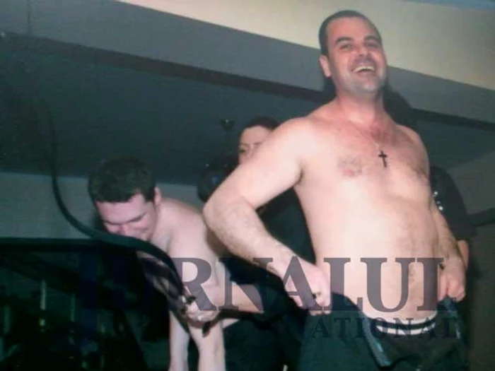 Marius Gânță și Cristian Banc au dansat pentru polițiste de 8 martie