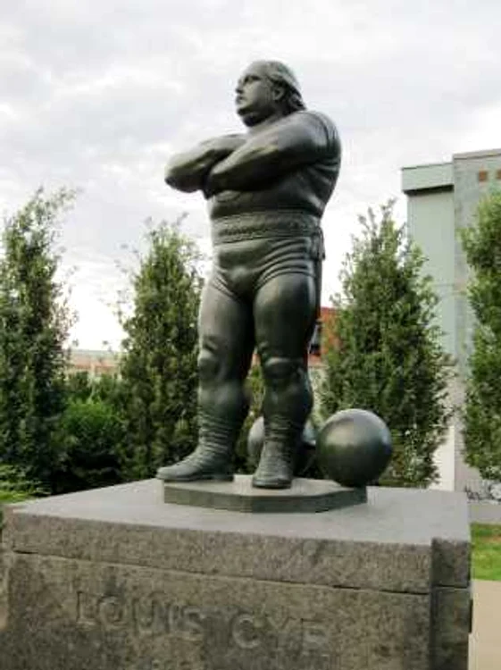 louis cyr