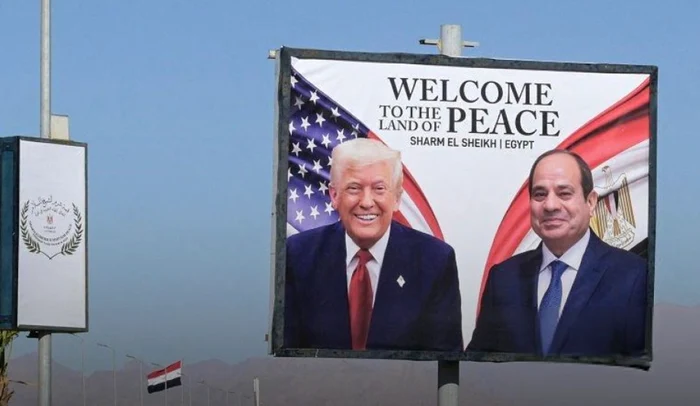 Panouri cu Donald Trump și El Sisi în stațiunea Sharm el-Sheikh
