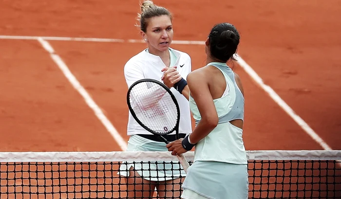 Simona Halep și Qinwen Zheng s-au duelat la Roland Garros, în urmă cu doi ani (FOTO: EPA)
