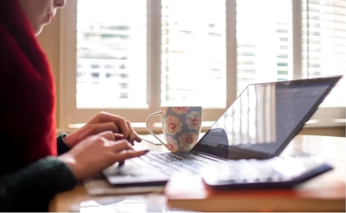 Acasă, munca poate fi mai grea ca cea de la birougettly images