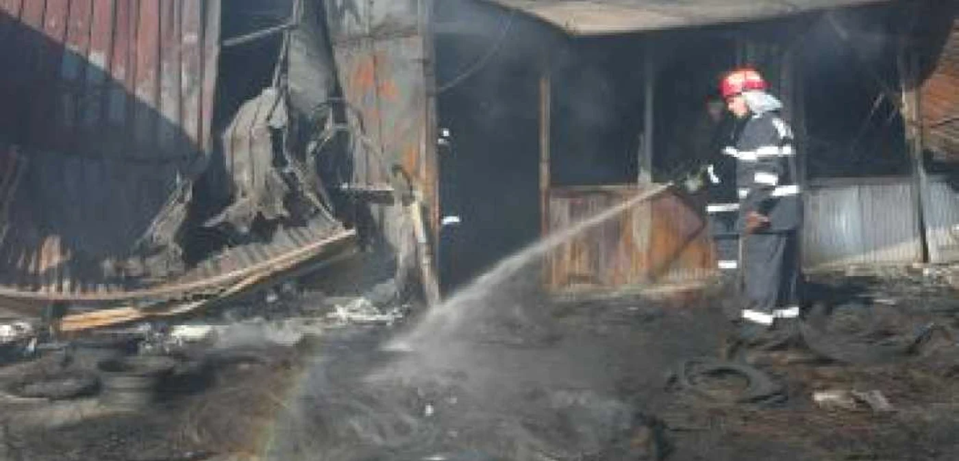 Craiova: Incendiul din Târgul Romaneşti a făcut pagube de zeci de milioane de lei