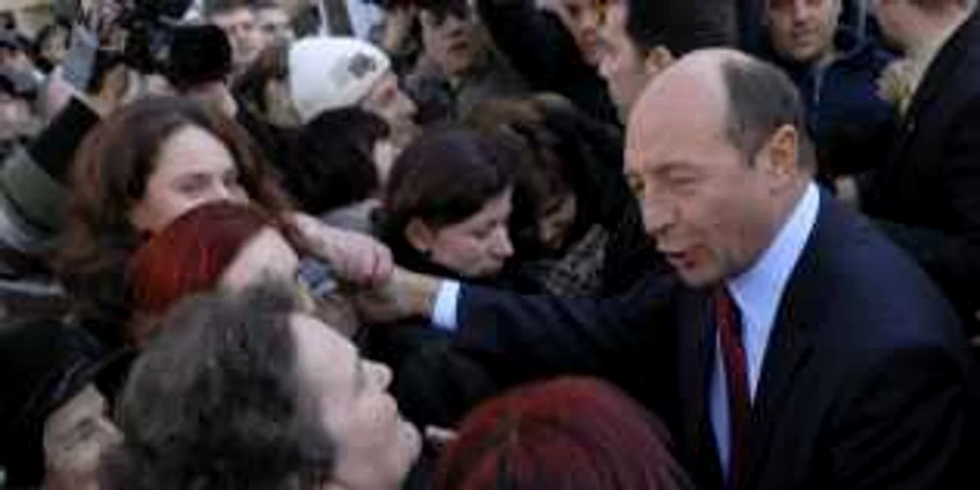 Preşedintele român Traian Băsescu a făcut baie de mulţime la Chişinău, în ianuarie 2010, când a vizitat Republica Moldova