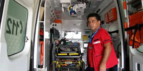 Pacientul a fost preluat de o altă ambulanţă