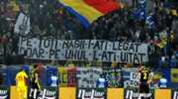 Banner-ul de la care au pornit incidentele de pe Arena Naţională. FOTO Mediafax