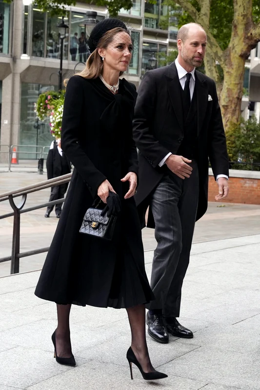Kate Middleton și William la înmormântare 