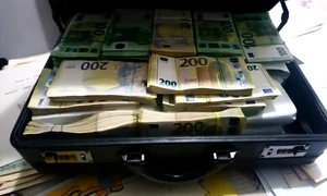 Procurorii au confiscat 1 225 000 de euro  jpeg