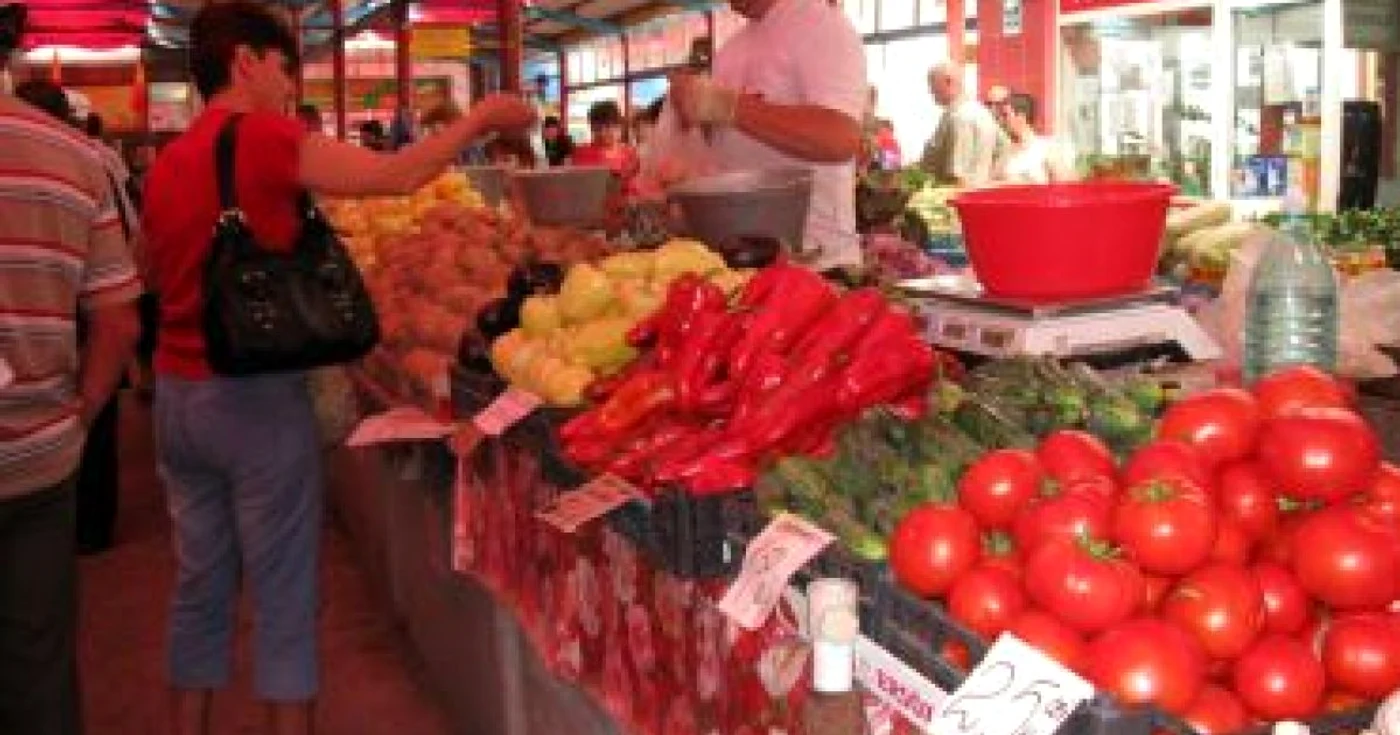 Slatina: Piaţa este mai scumpă în week-end
