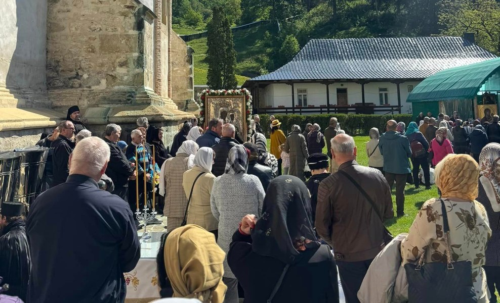 Icoană pictată la Ierusalim cu opt secole în urmă, scoasă spre închinare la Mănăstirea Bistriţa. Cum a ajuns în ţară FOTO 