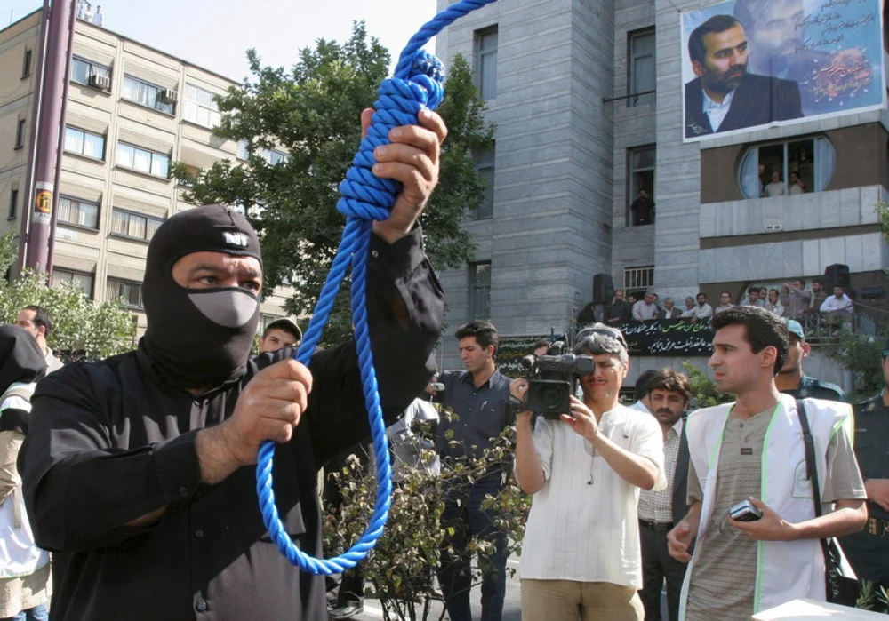 Doi bărbați condamnați pentru viol în Iran au fost executați după ce pedeapsa a fost confirmată de Curtea Supremă