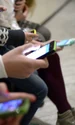 telefoane copii dependenti png