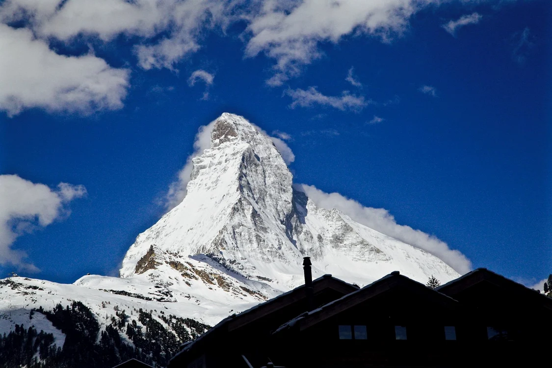 Elveția și Italia nevoite să își modifice granița din zona alpină FOTO: Matterhorn, Zermatt/FB