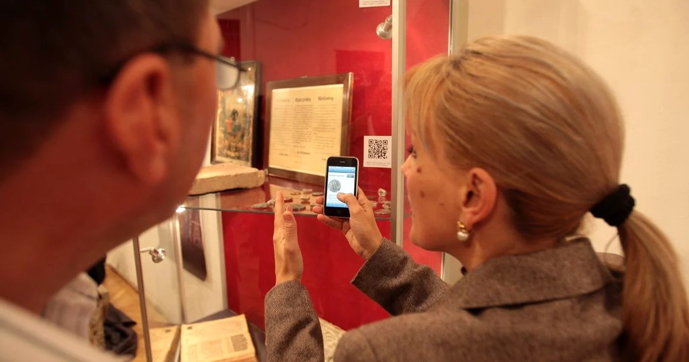 Daniela Chrzanovski le-a arătat clujenilor cum funcţionează „expoziţia 2D“