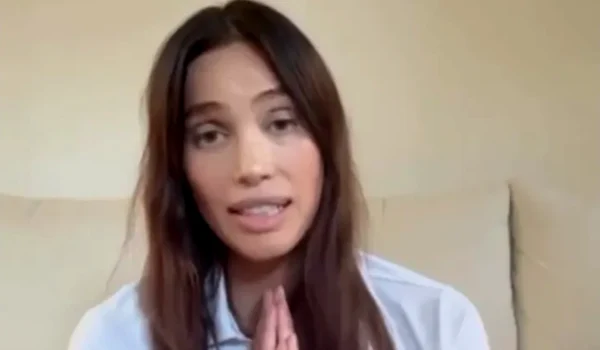 Alina Pușcău Instagram png